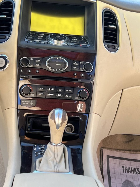2010 INFINITI EX35 Image 21
