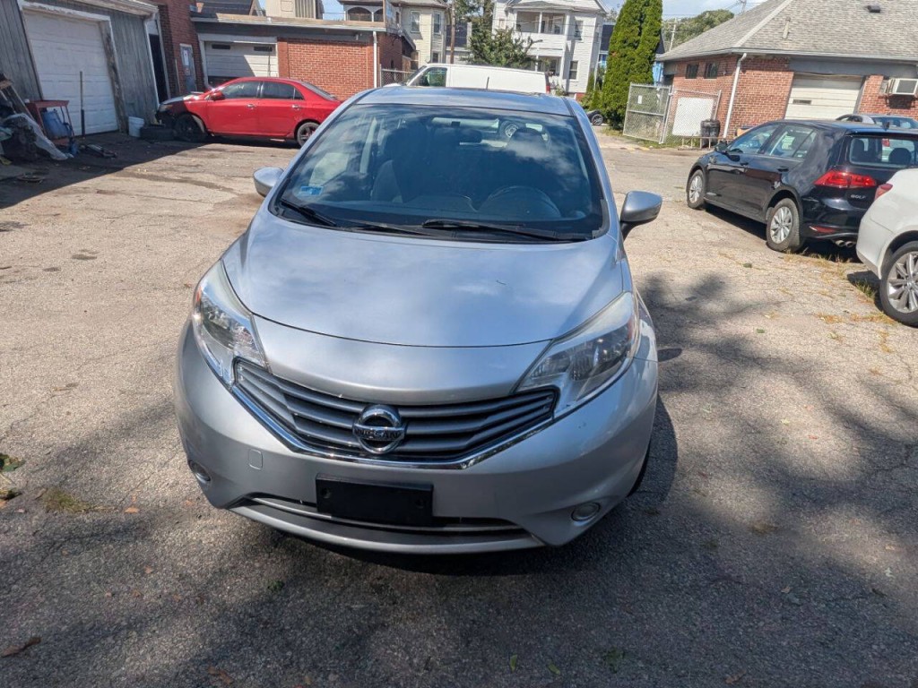 2015 Nissan Versa Image 3