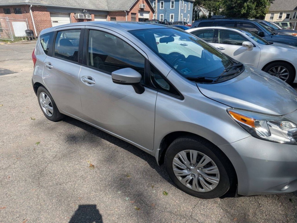 2015 Nissan Versa Image 6