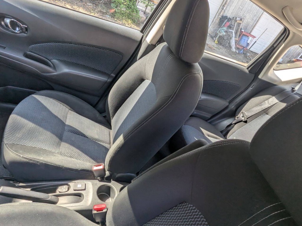 2015 Nissan Versa Image 9