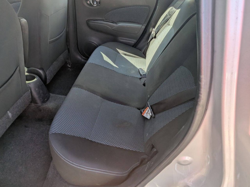 2015 Nissan Versa Image 11