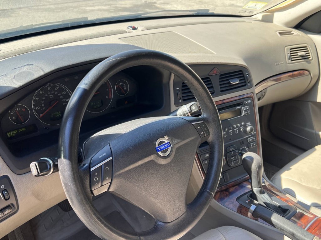 2007 Volvo S60 Image 11