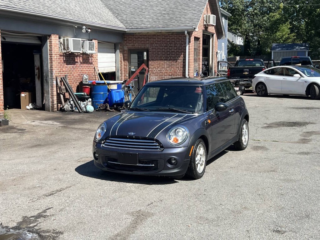 2012 MINI Cooper Image 1