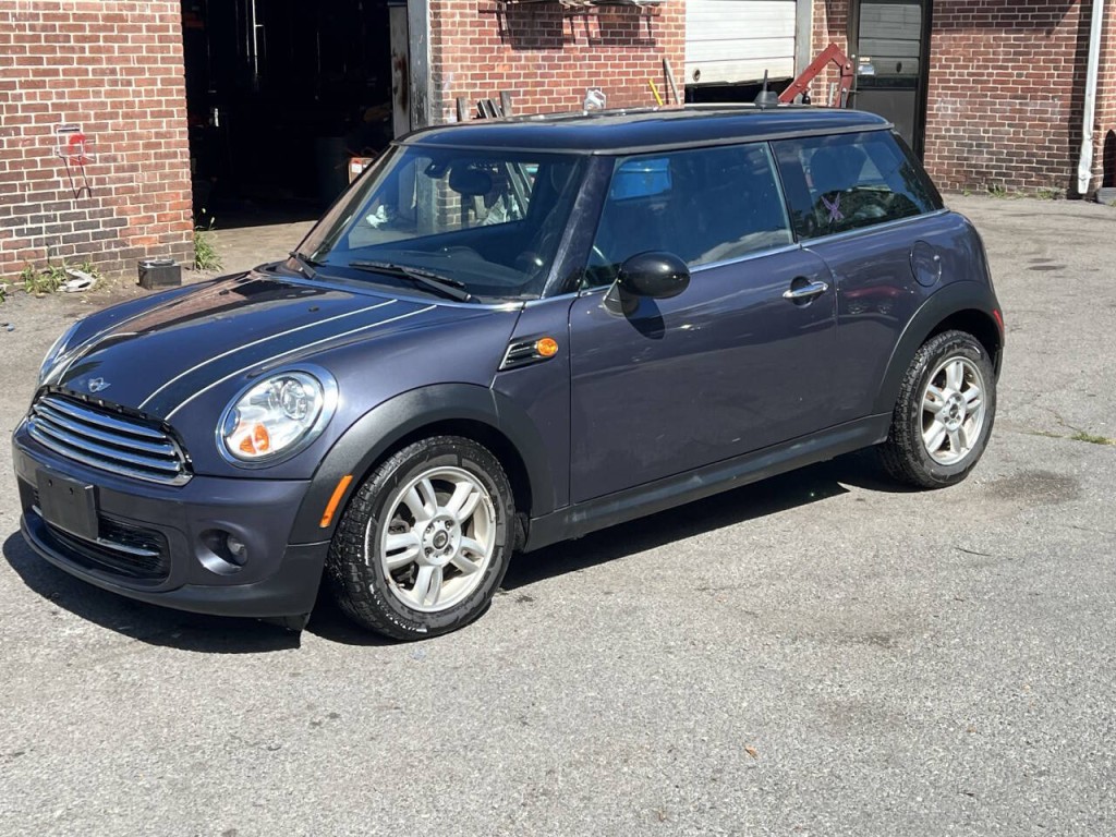 2012 MINI Cooper Image 2