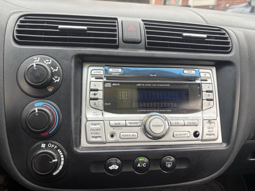 2005 Honda Civic Image 19