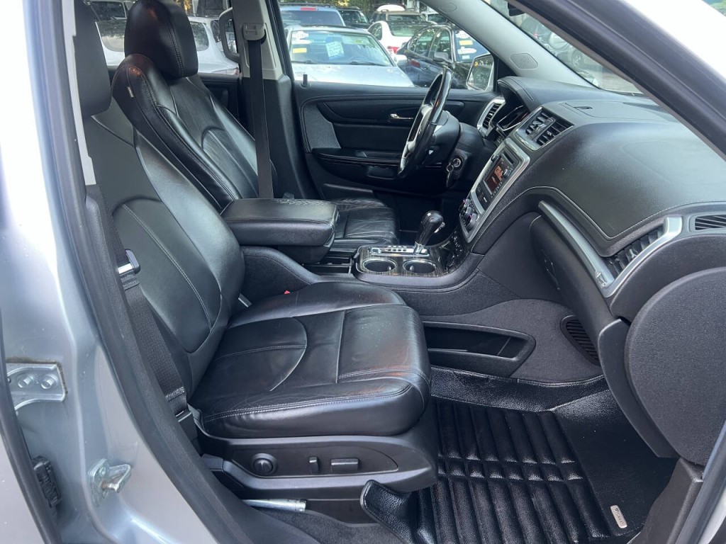 2016 GMC Acadia Image 9