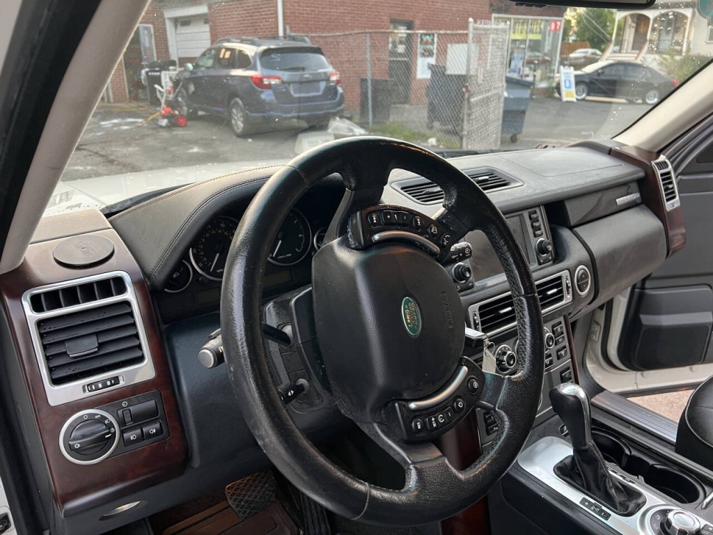 2008 Land Rover Range Rover Image 16