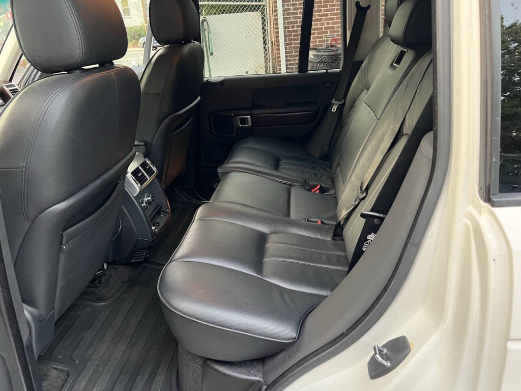 2008 Land Rover Range Rover Image 18