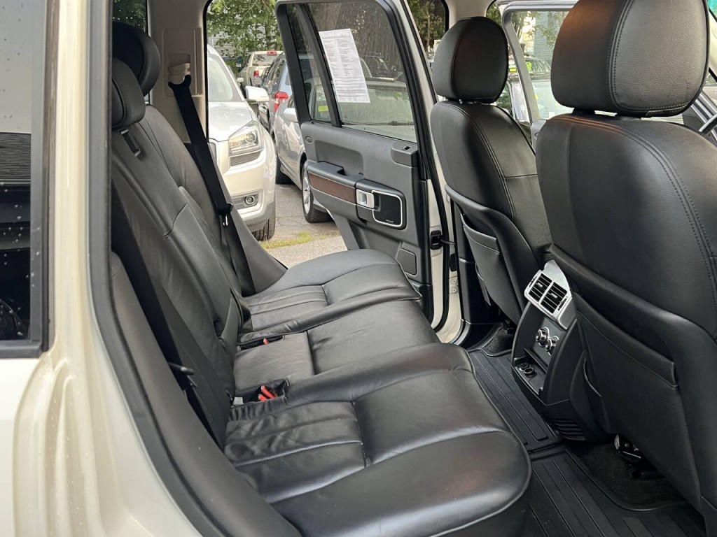 2008 Land Rover Range Rover Image 24