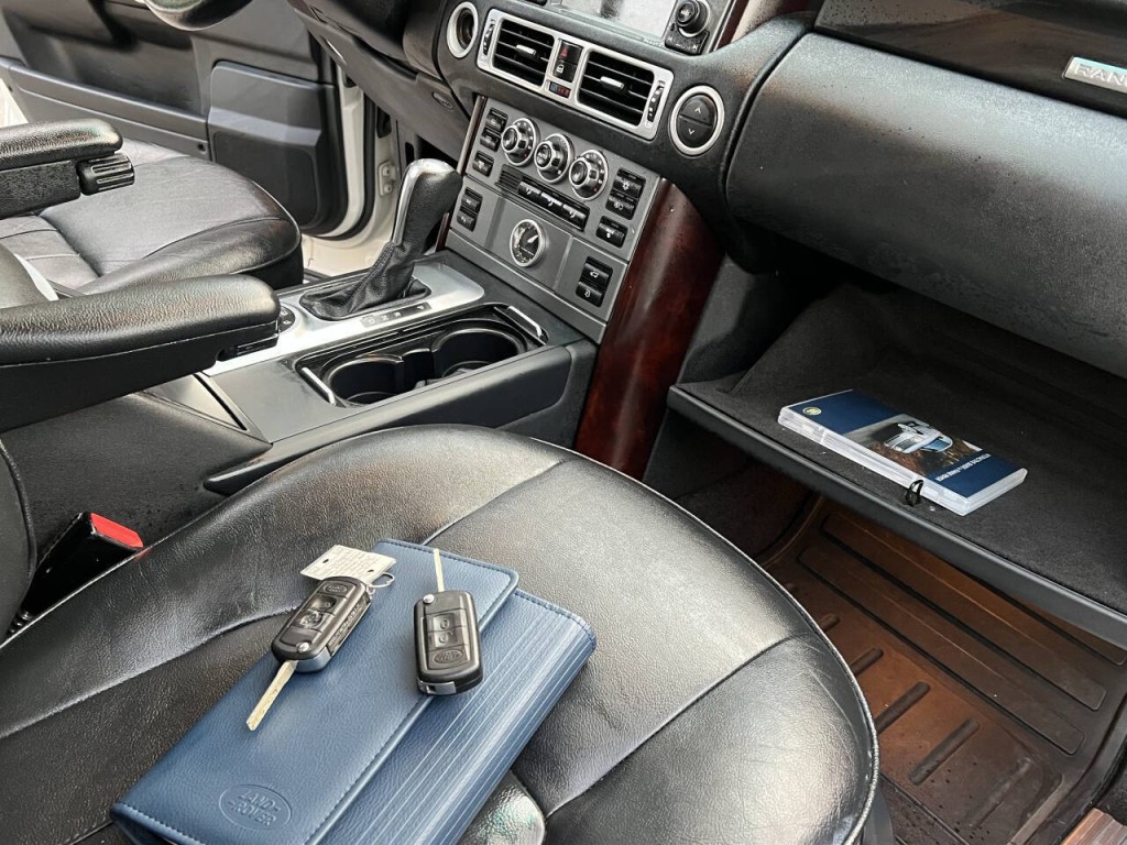 2008 Land Rover Range Rover Image 28