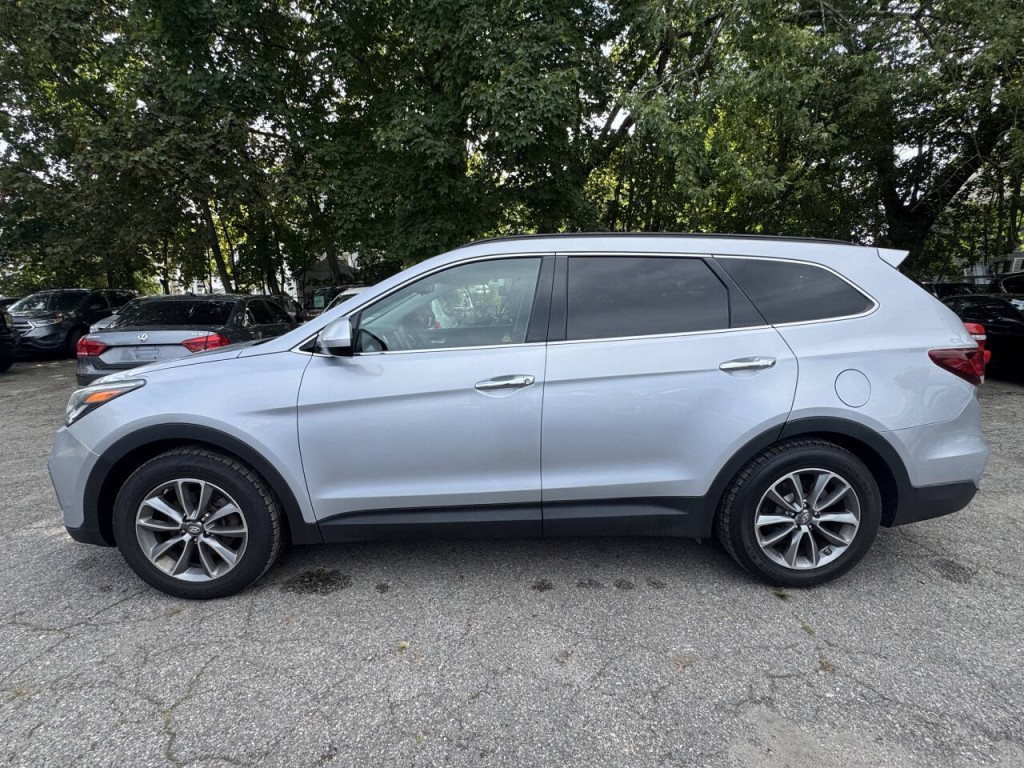 2017 Hyundai Santa Fe Image 6