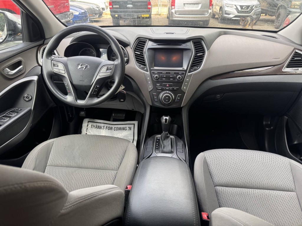 2017 Hyundai Santa Fe Image 15