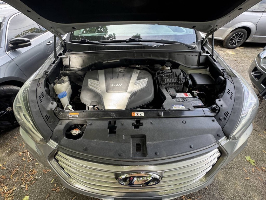 2017 Hyundai Santa Fe Image 22