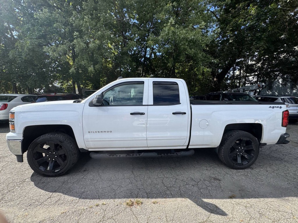 2015 Chevrolet Silverado 1500 Image 2