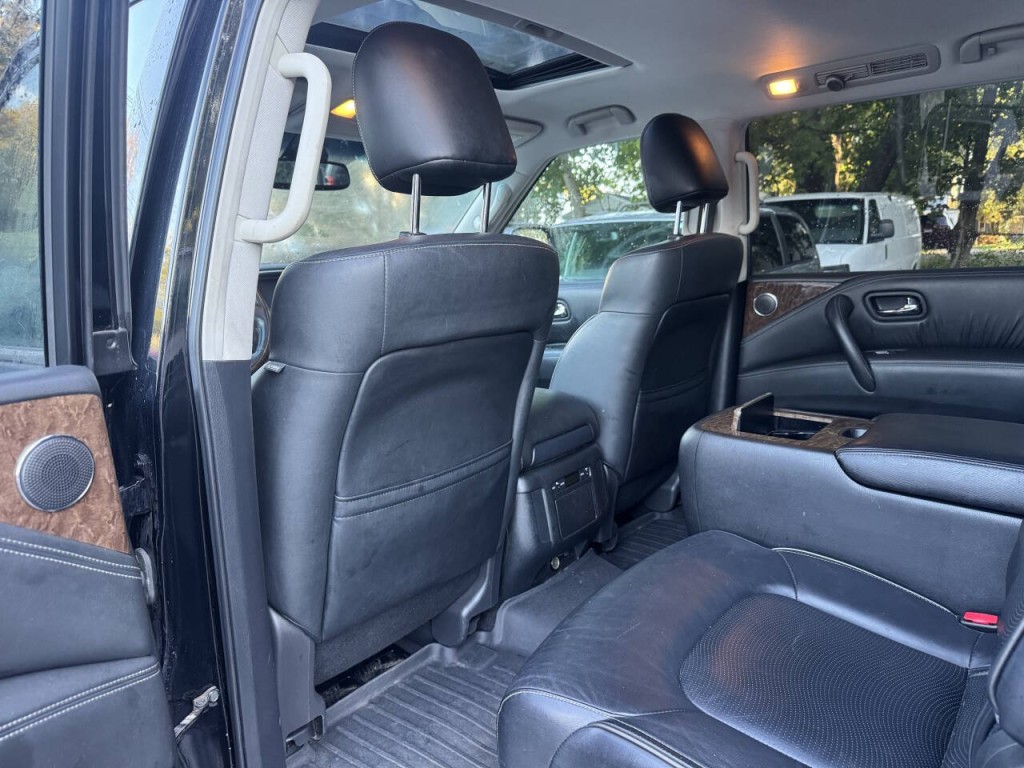2015 INFINITI QX80 Image 12