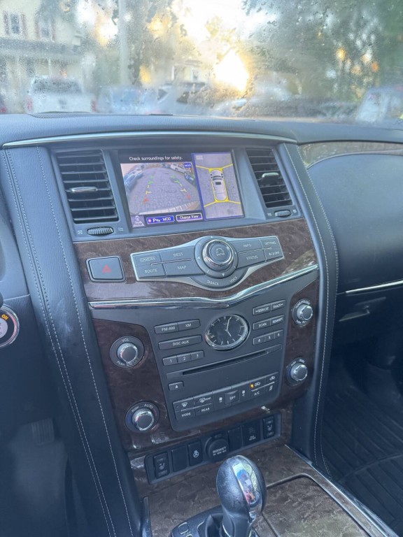 2015 INFINITI QX80 Image 18