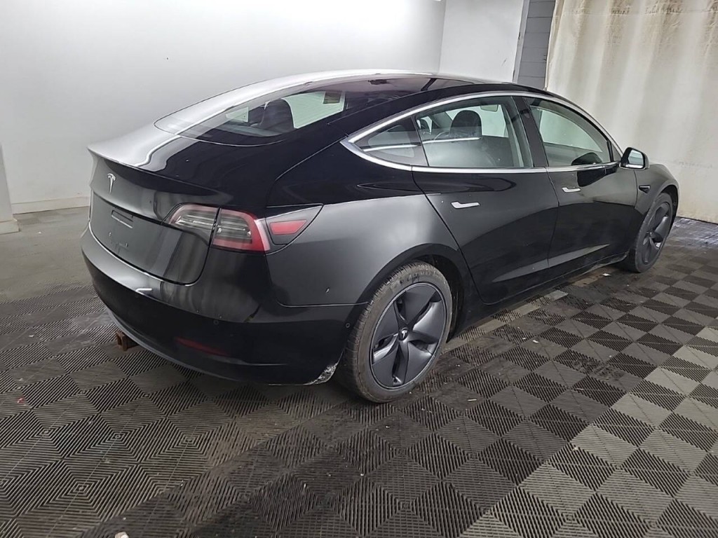 2018 Tesla Model 3 Image 4