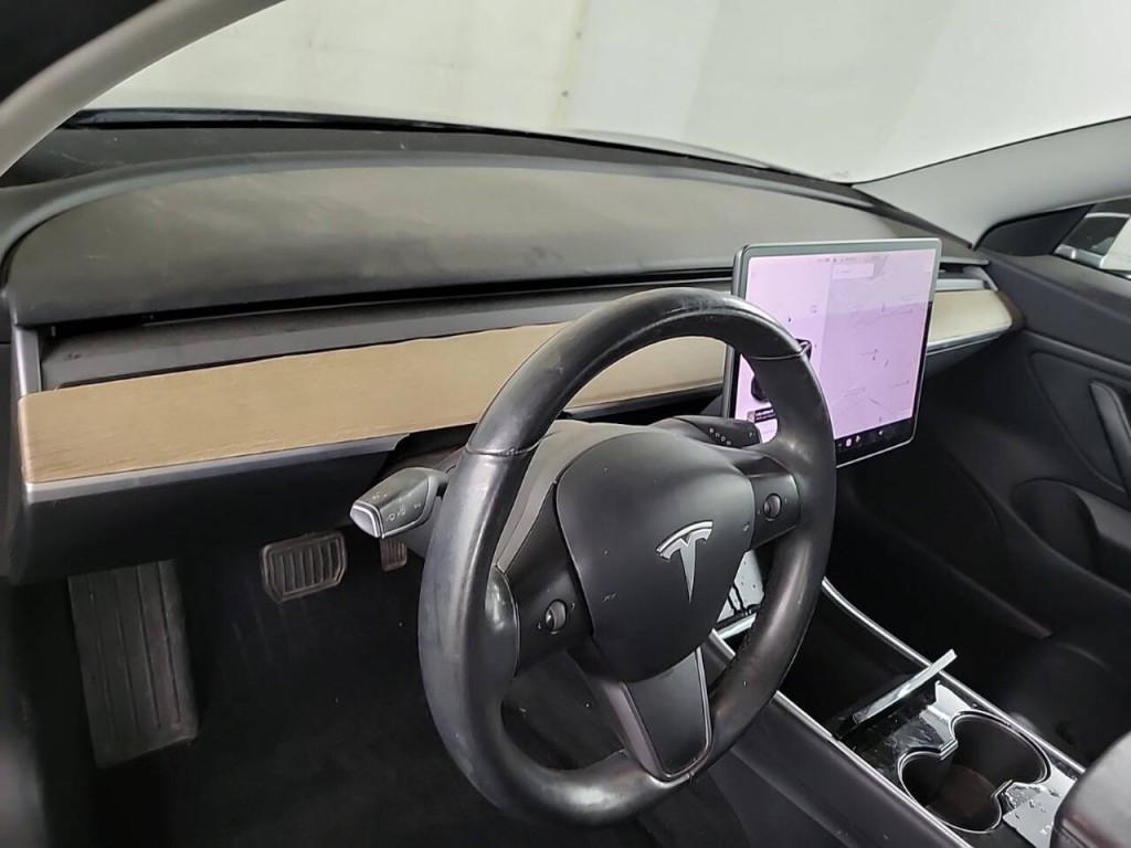 2018 Tesla Model 3 Image 7