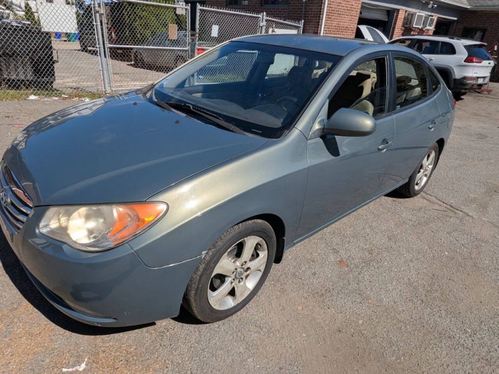 2010 Hyundai Elantra Image 2