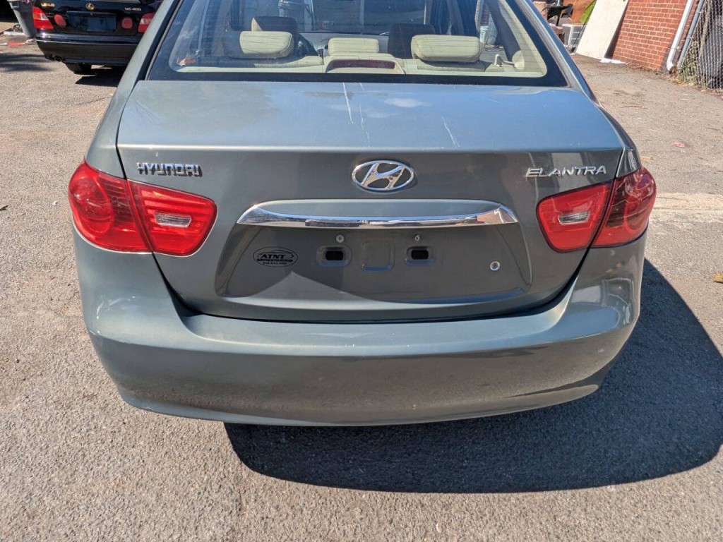2010 Hyundai Elantra Image 5