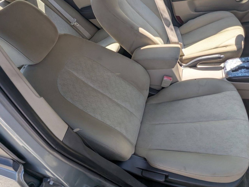 2010 Hyundai Elantra Image 9