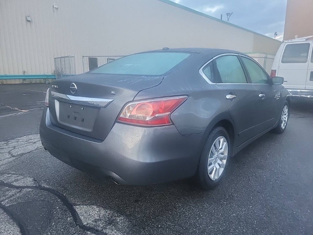 2015 Nissan Altima Image 2