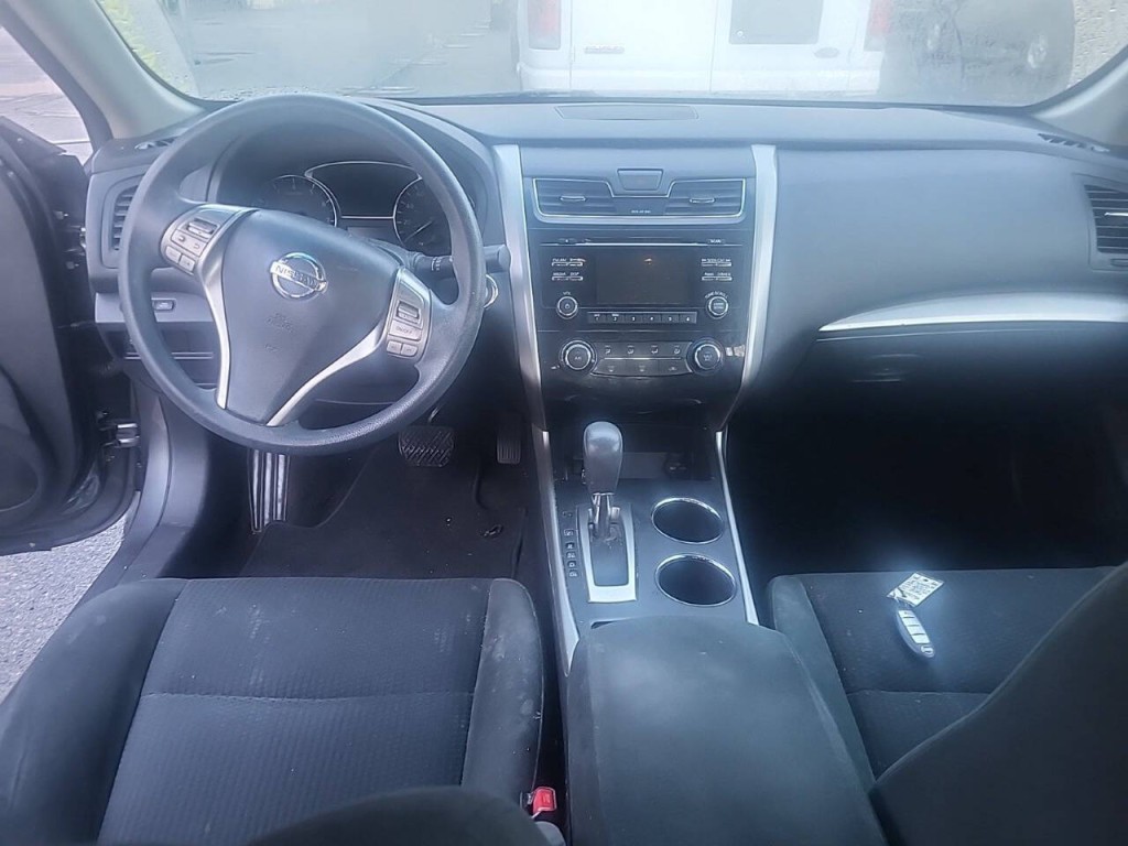 2015 Nissan Altima Image 9