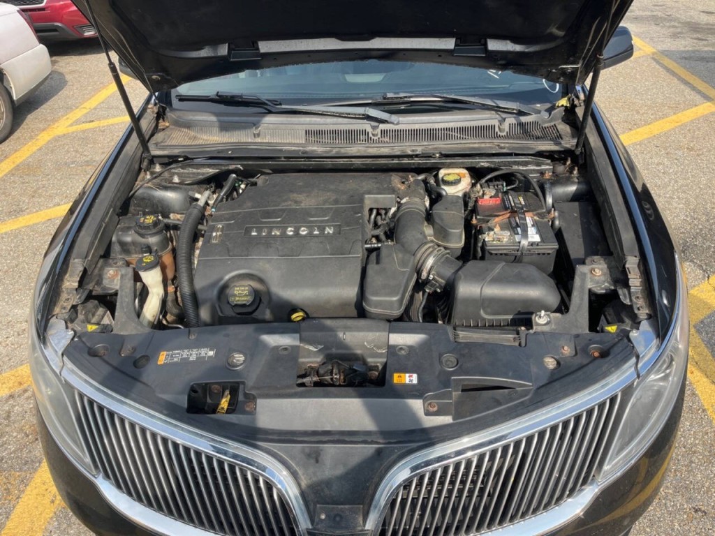 2014 Lincoln MKS Image 13