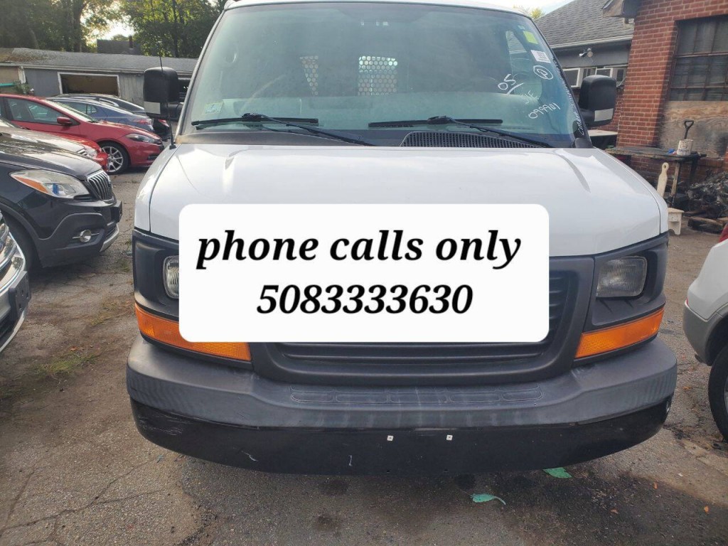 2005 GMC Savana Image 1