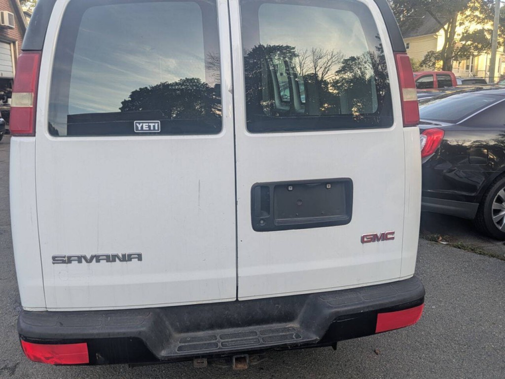 2005 GMC Savana Image 5