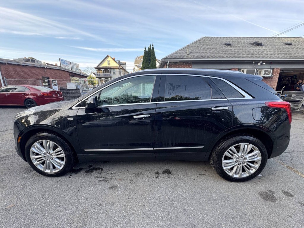 2019 Cadillac XT5 Image 2
