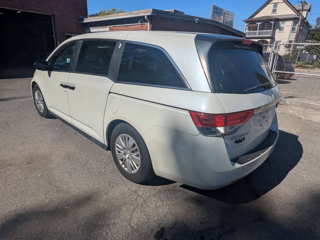 2014 Honda Odyssey Image 4