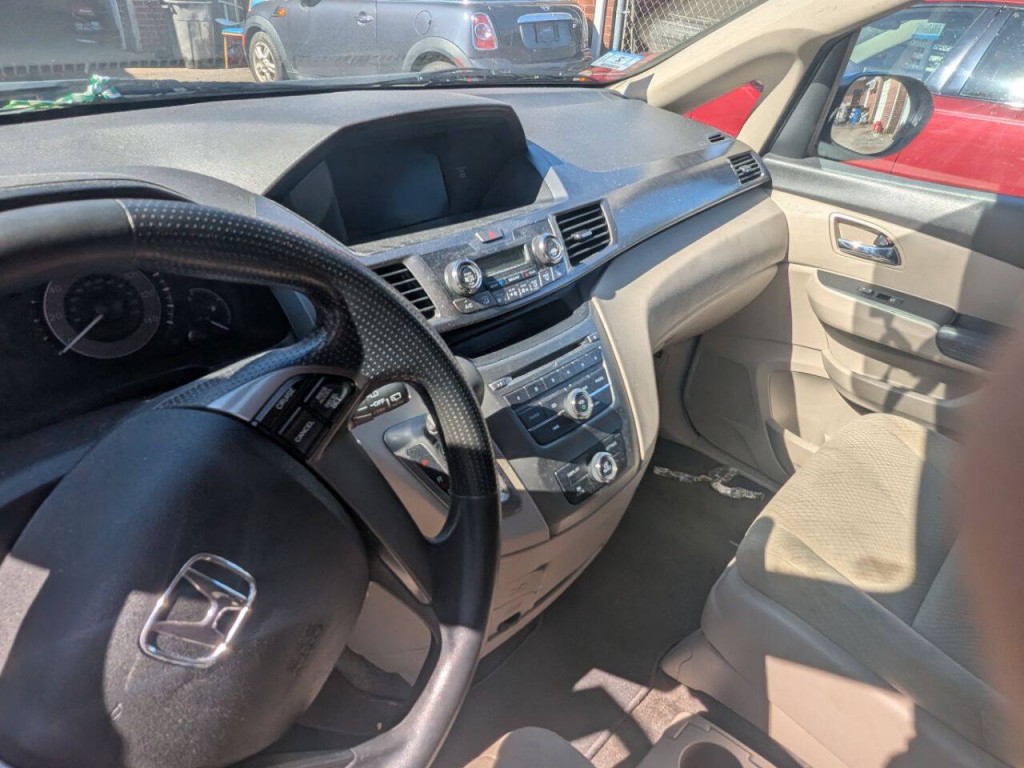 2014 Honda Odyssey Image 15