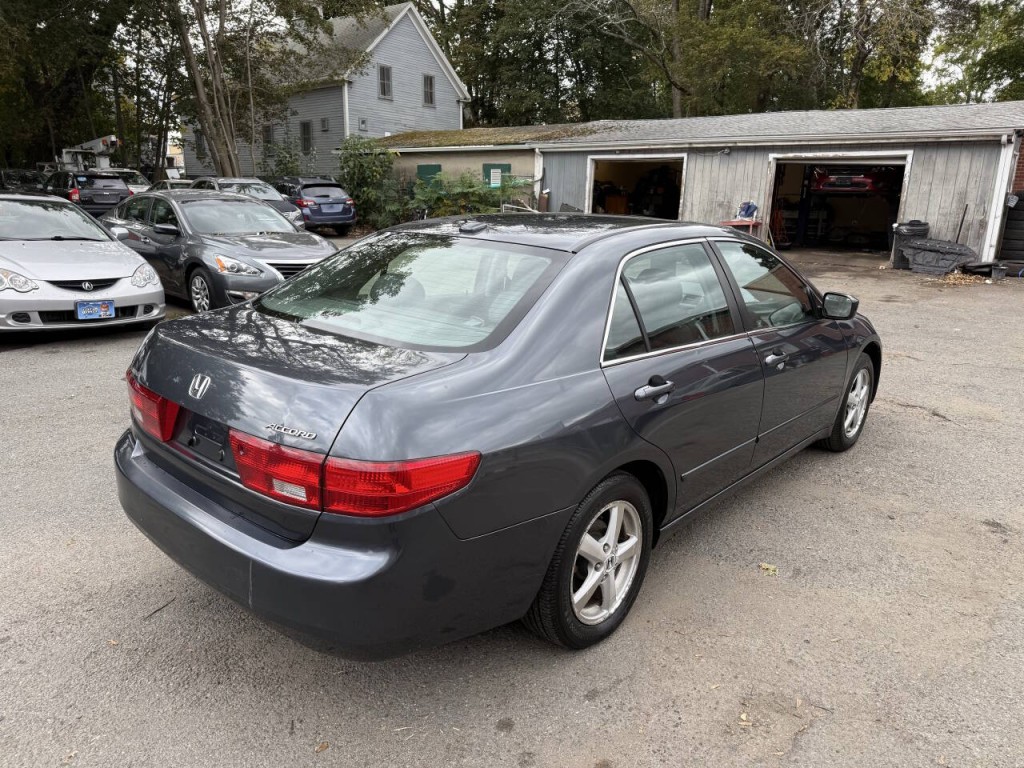 2005 Honda Accord Image 8