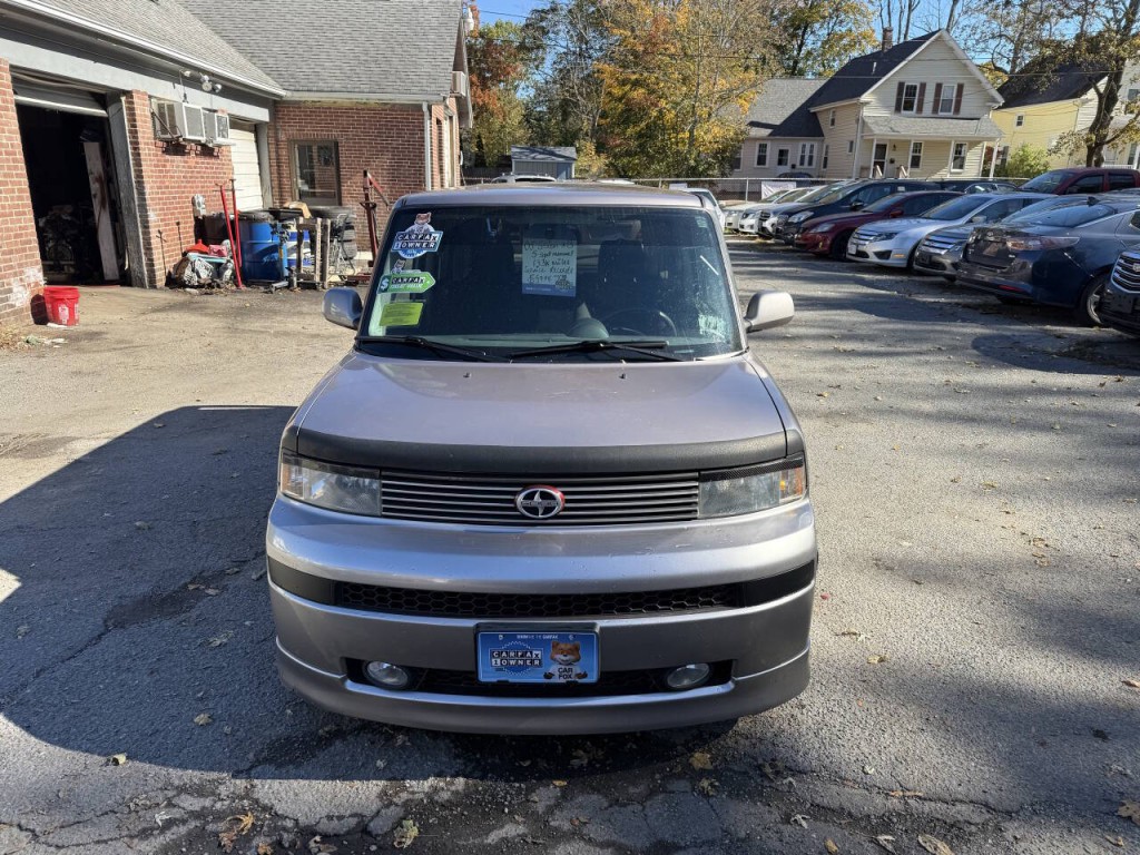 2005 Scion xB Image 2