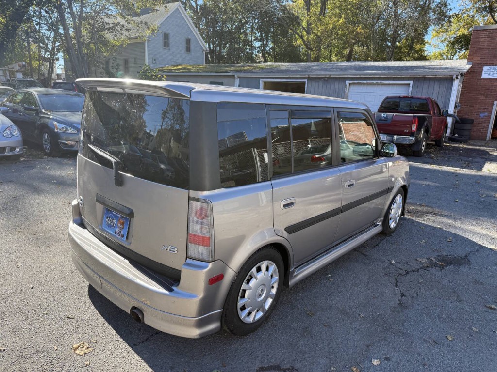 2005 Scion xB Image 6