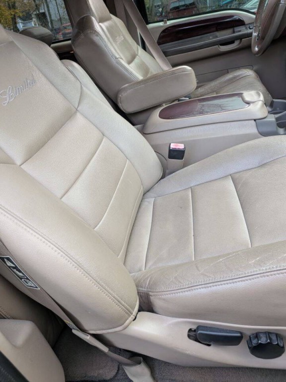 2003 Ford Excursion Image 14