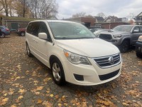 Image for 2010 Volkswagen Routan SE w/ RSE and Nav ID: 6994173