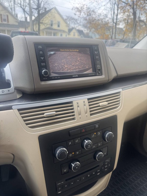 2010 Volkswagen Routan Image 18