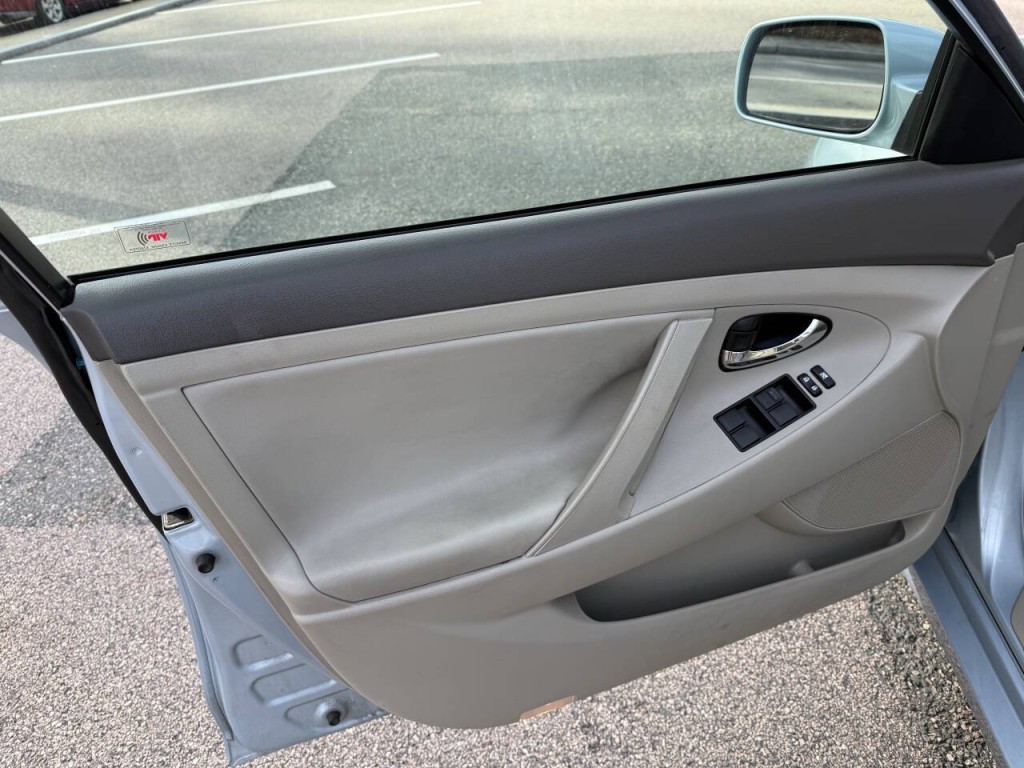 2008 Toyota Camry Image 10