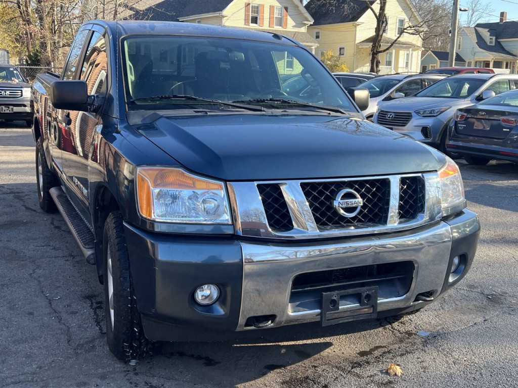2014 Nissan Titan Image 3