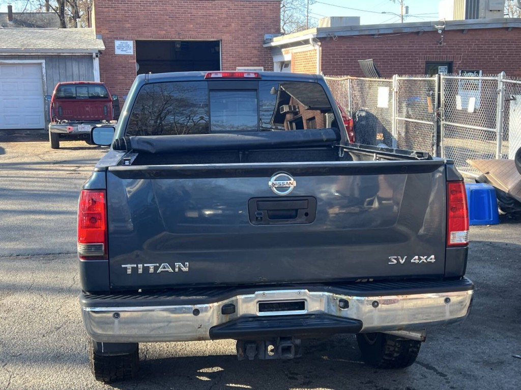 2014 Nissan Titan Image 8
