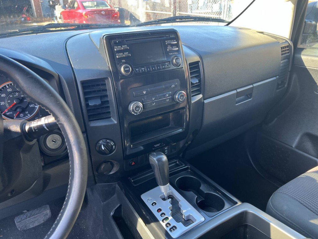2014 Nissan Titan Image 13