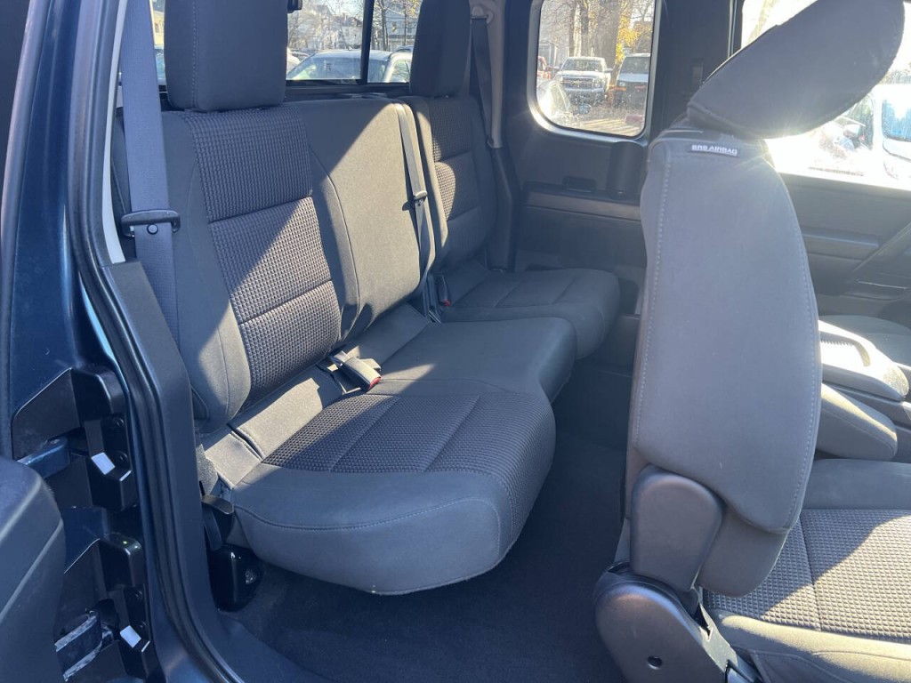 2014 Nissan Titan Image 19