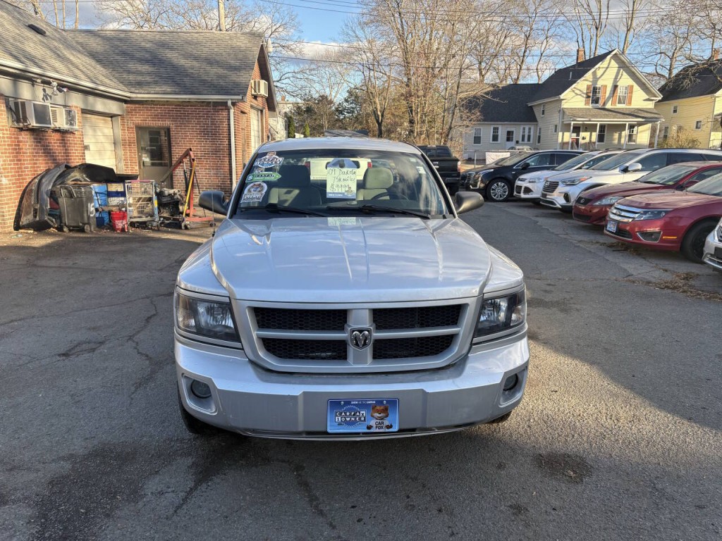 2009 Dodge Dakota Image 2