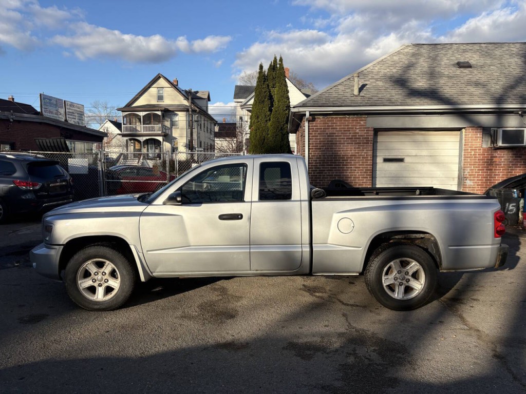 2009 Dodge Dakota Image 4