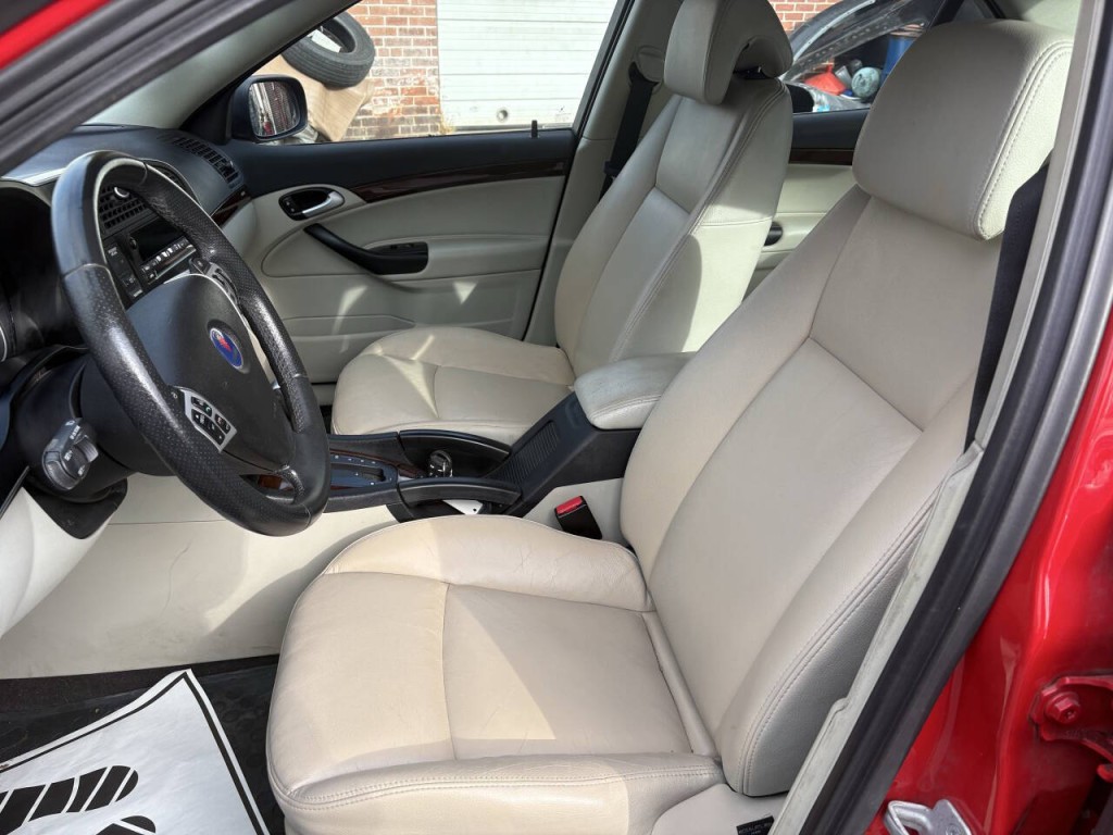 2011 Saab 9-3 Image 9