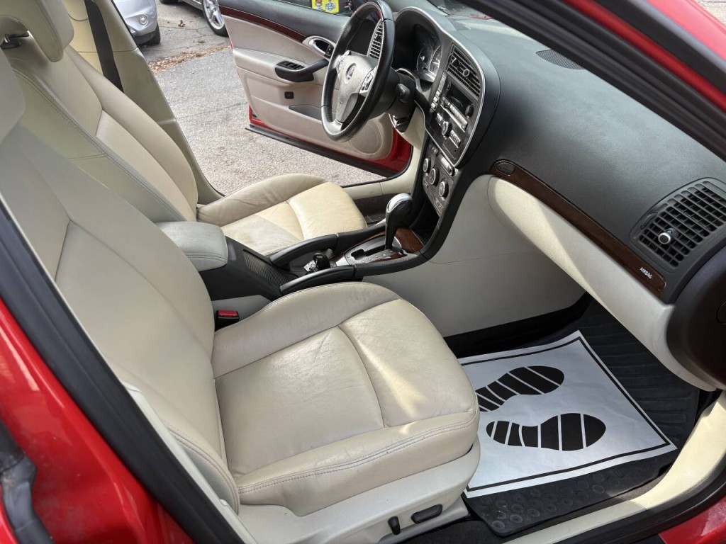 2011 Saab 9-3 Image 24