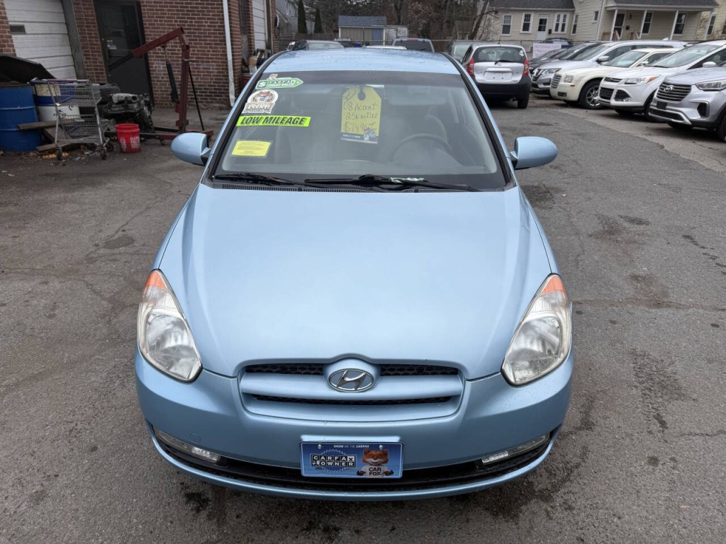 2008 Hyundai Accent Image 2