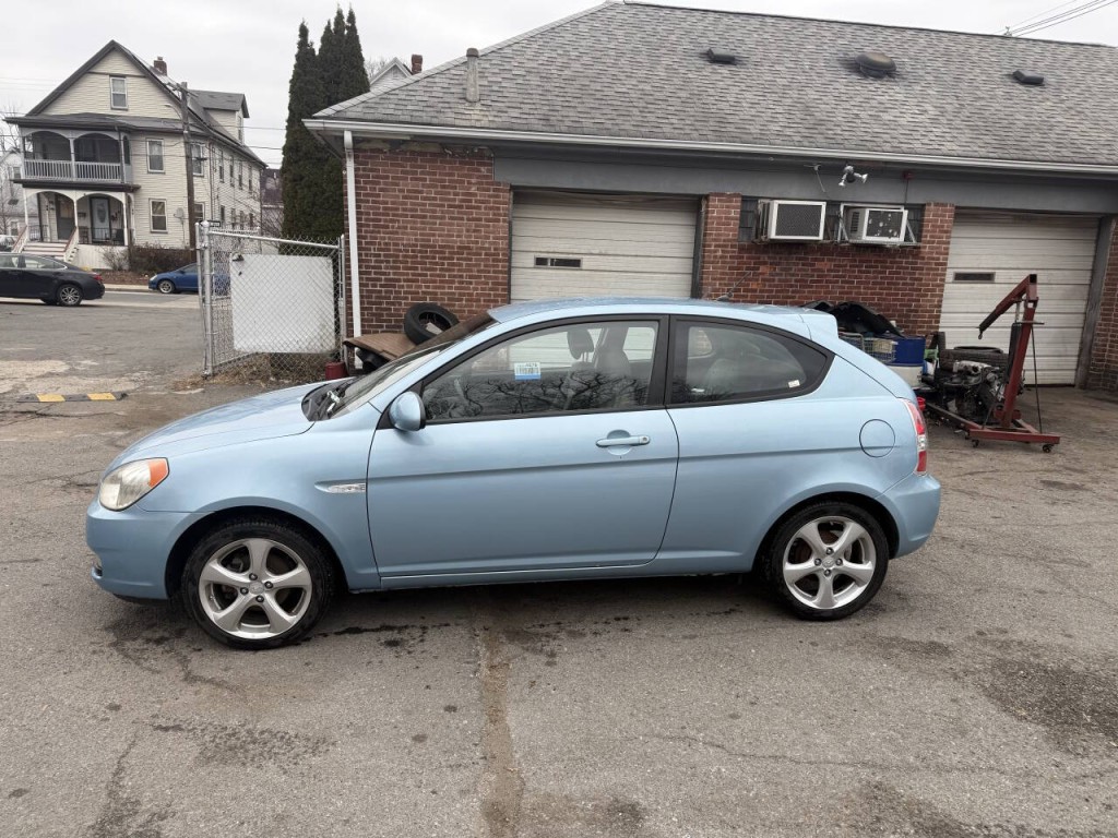 2008 Hyundai Accent Image 4
